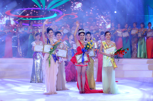  Miss Tea-land – Thai Nguyen 2013 Nguyen Thi My Ly (in the middle) 